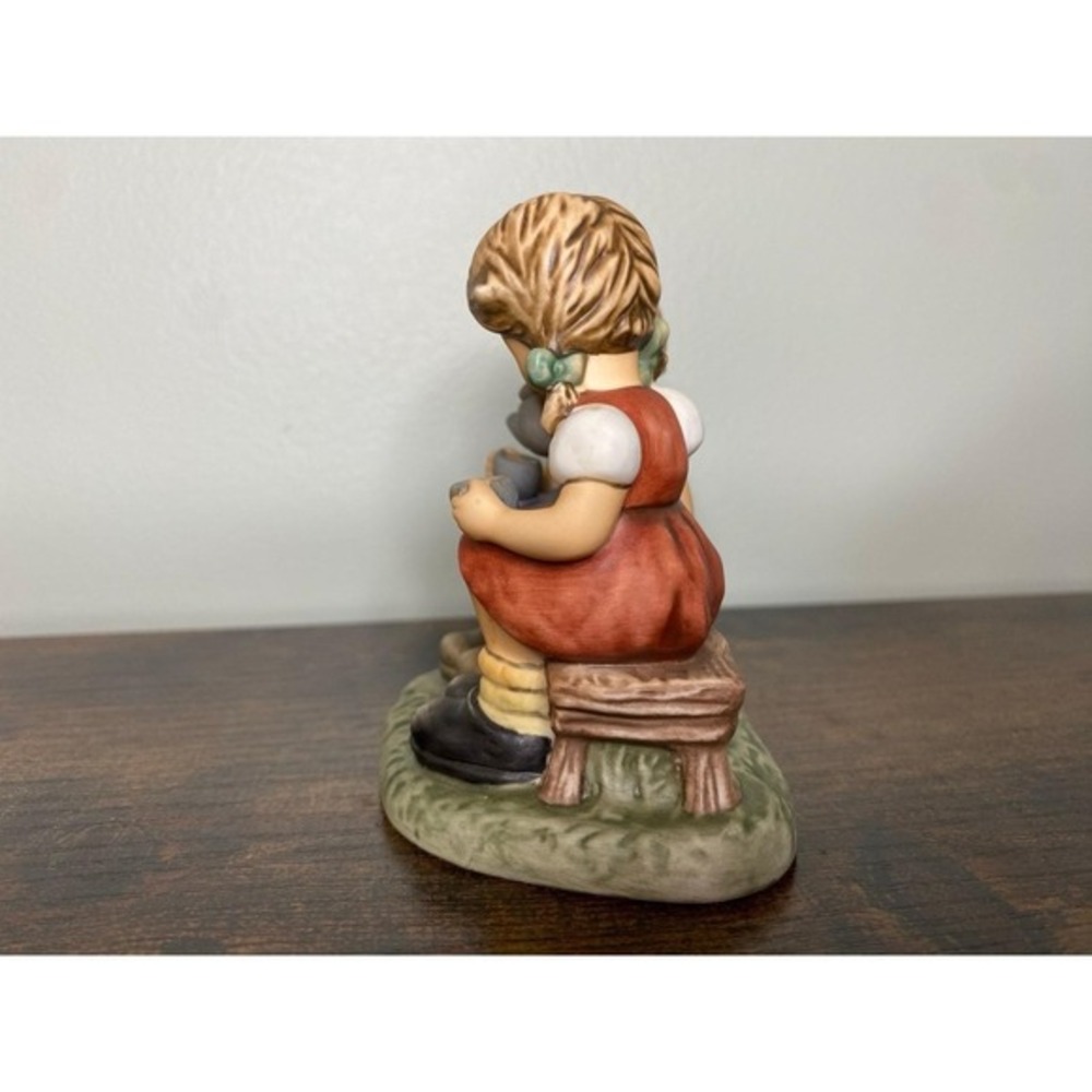Berta‎ Hummel Figurine "Tea Time" BH 121 1999 Studio Hummel Goebel - Picture 4 of 6